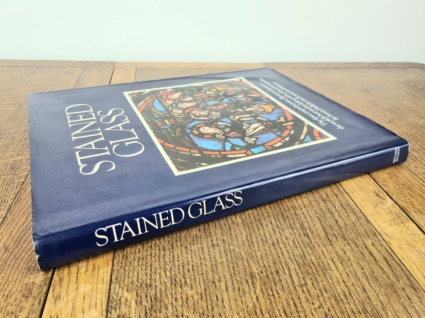 Stained Glass. A comprehensive, illustrated guide to the world's best stained glass. Large coffee table book