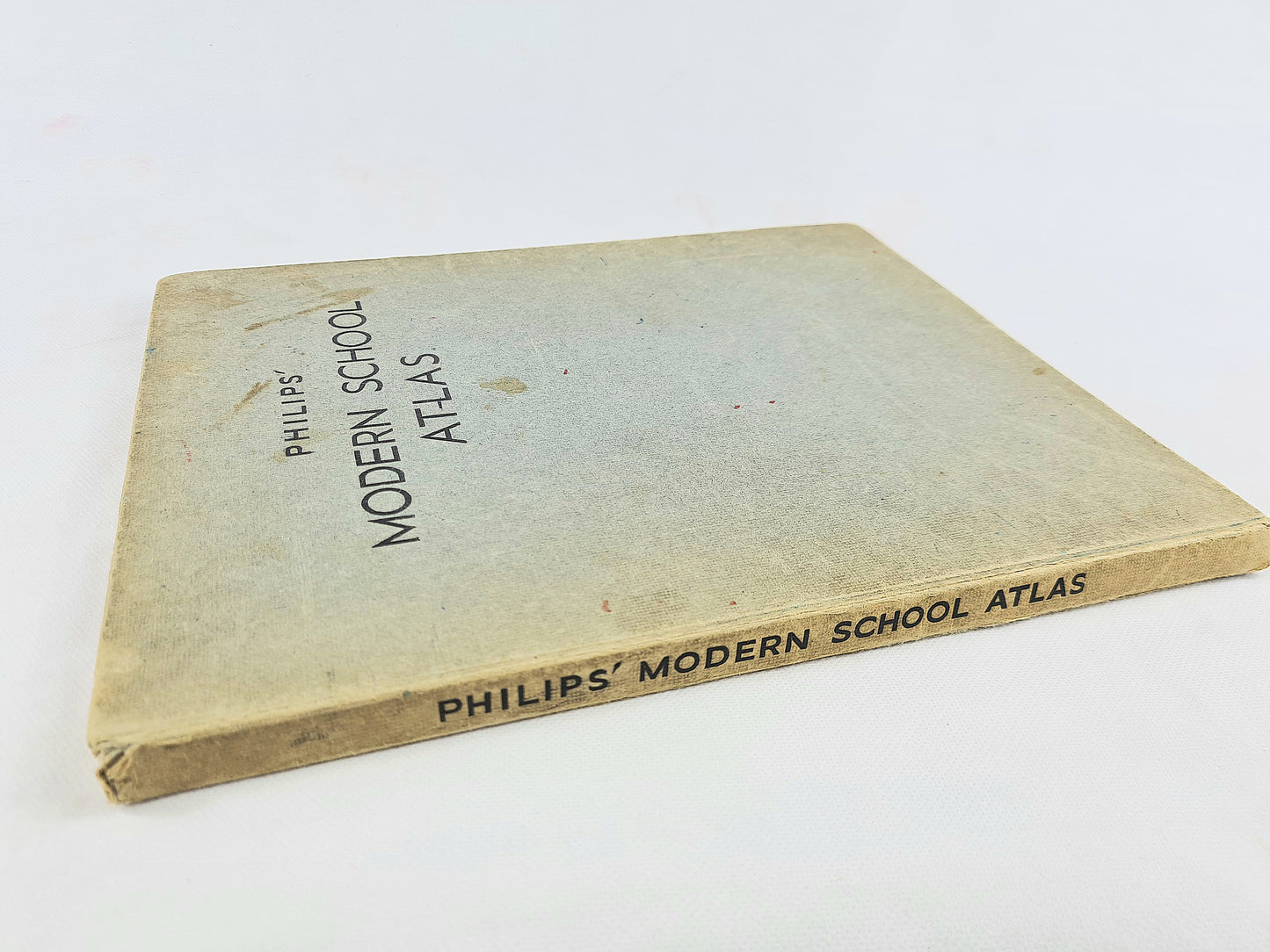 Philips Modern School Atlas. Vintage book of maps 1964