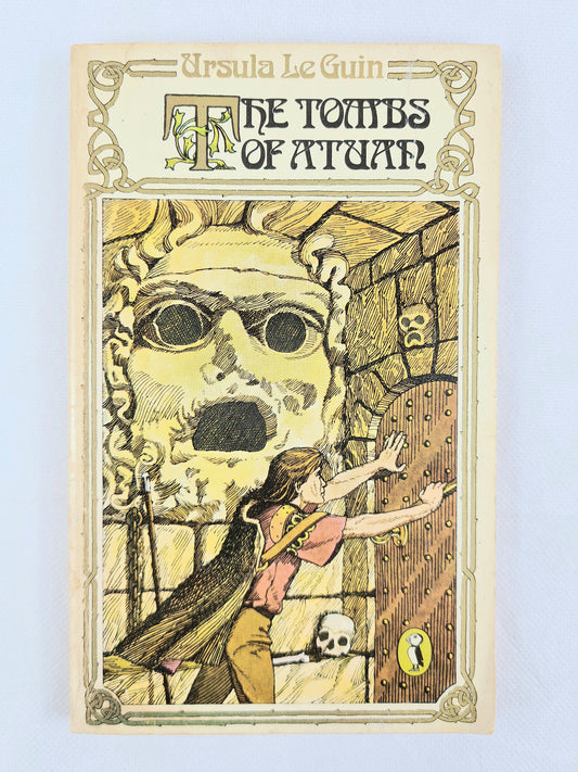 The Tombs of atuan, childrens book, Puffin Publications 