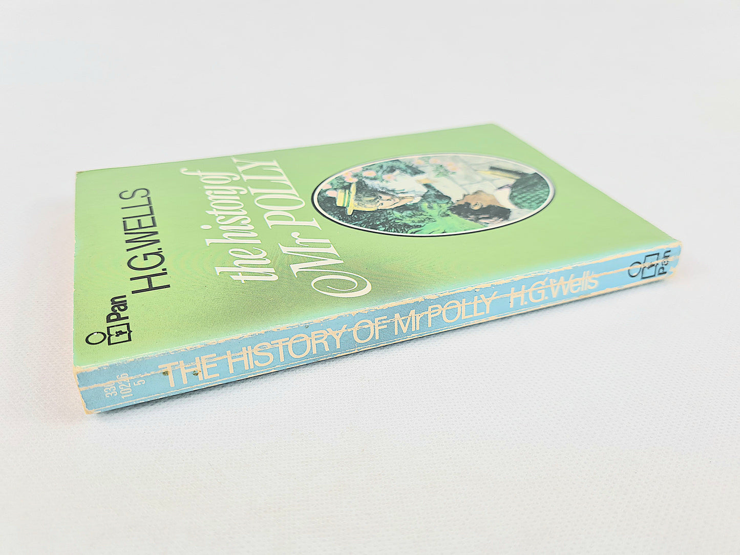 H.G Wells - The History Of Mr Polly. Vintage paperback book, Pan books