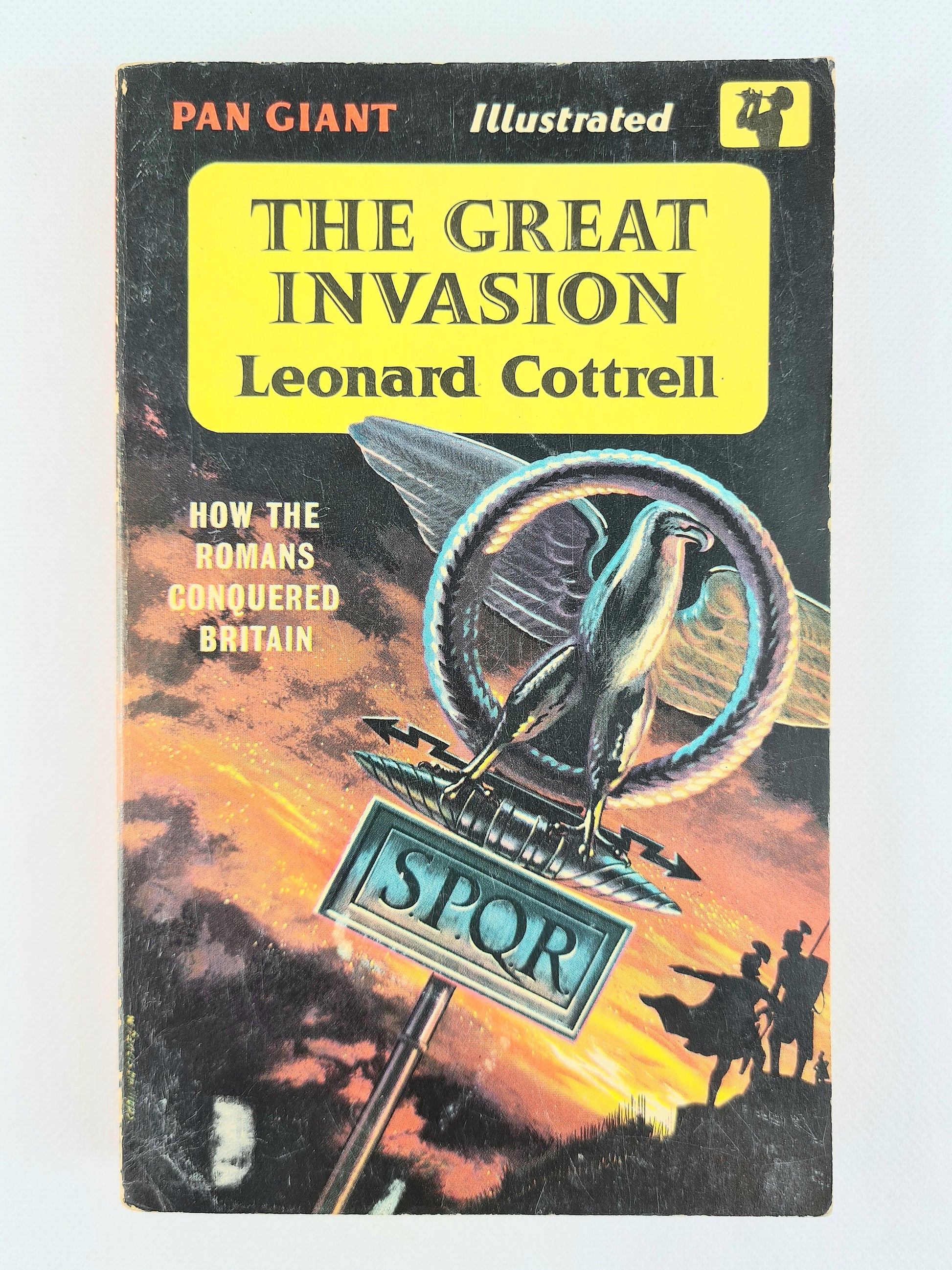 The great invasion by Leonard cottrell. Vintage Pan books 