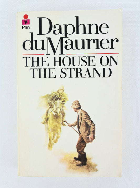 The house on the strand. Daphne du Maurier. Vintage paperback book 