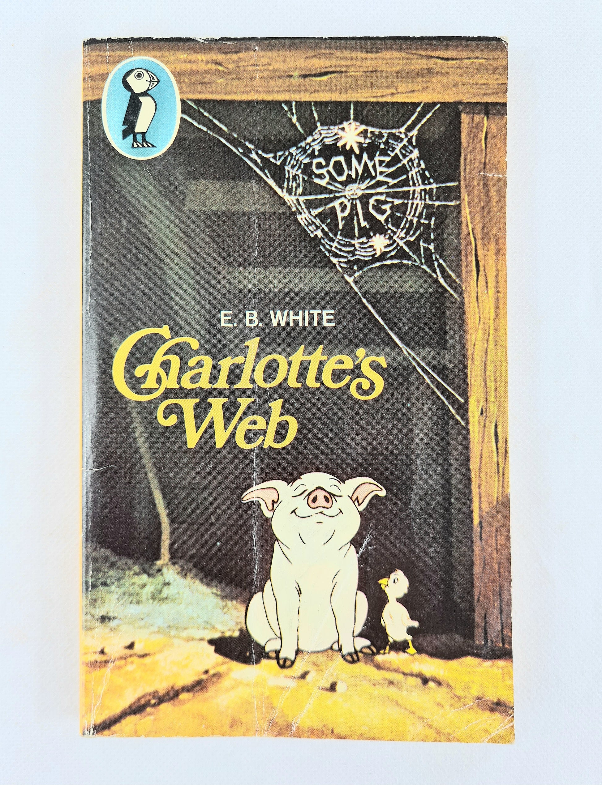 Charlotte's Web. Vintage childrens book by Puffin Books 