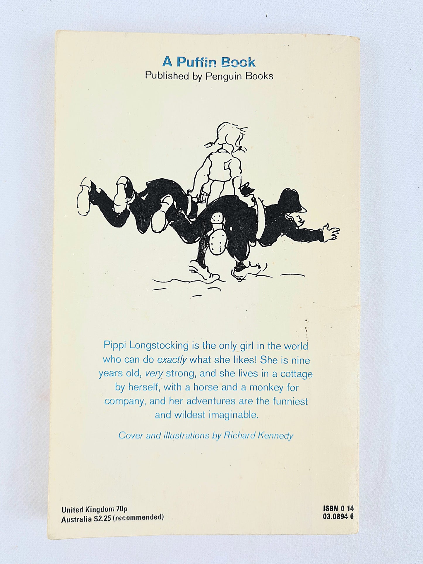 Pippi Longstocking by Astrid Lindgren. Vintage children's book. Puffin Books