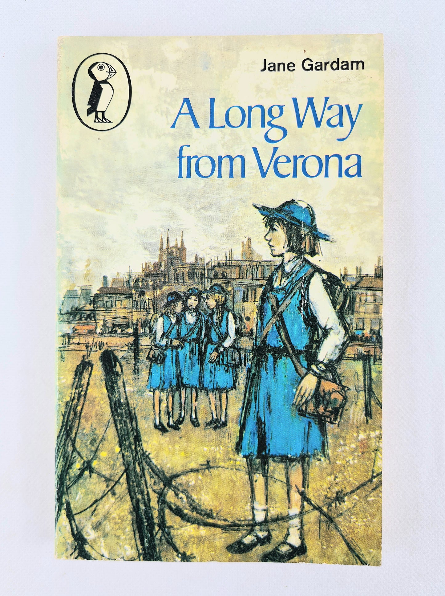 A long way from verona. Vintage Puffin book 