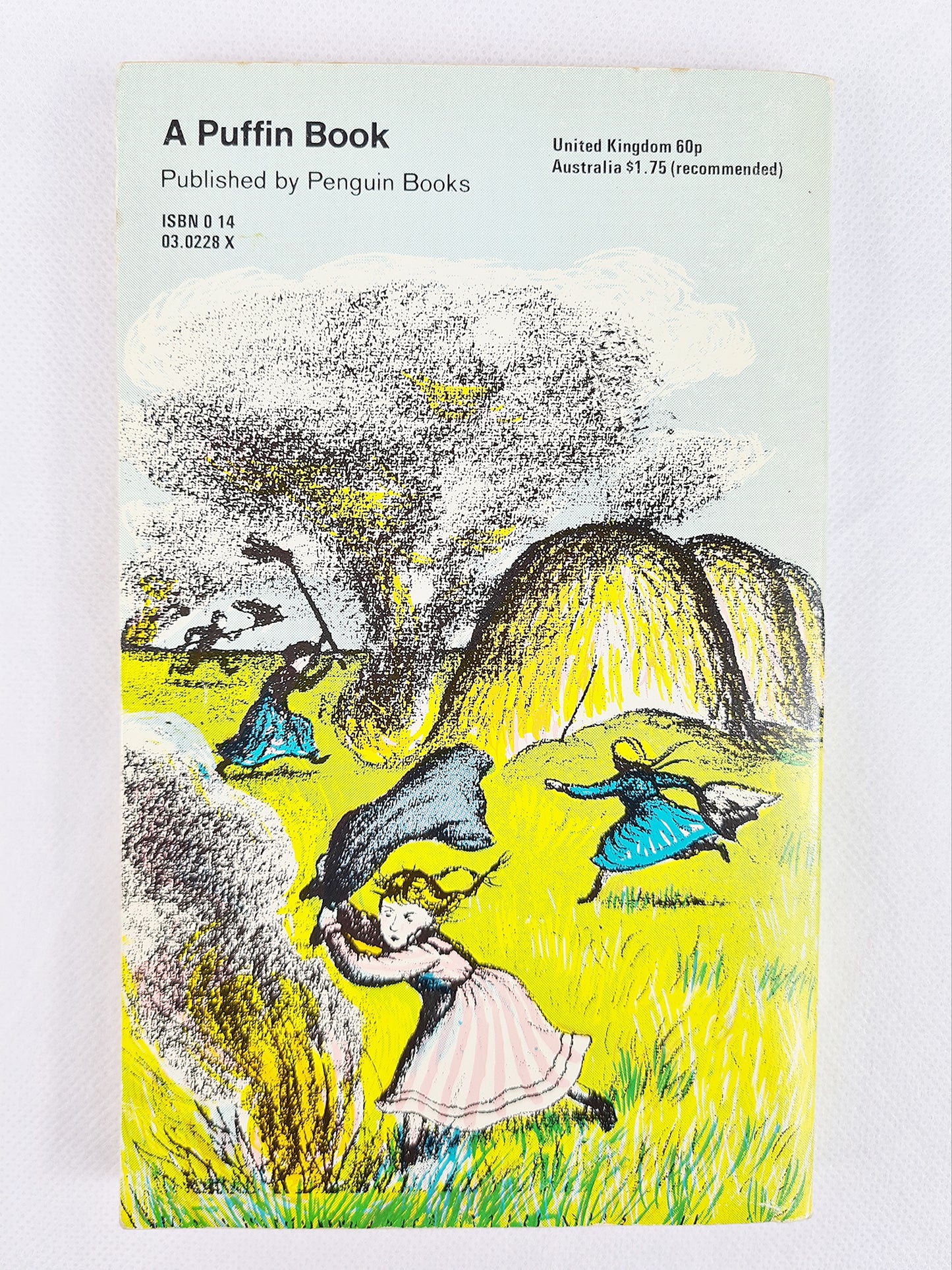 On the Banks of Plum Creek by Laura Ingalls Wilder. Vintage Puffin book 1978