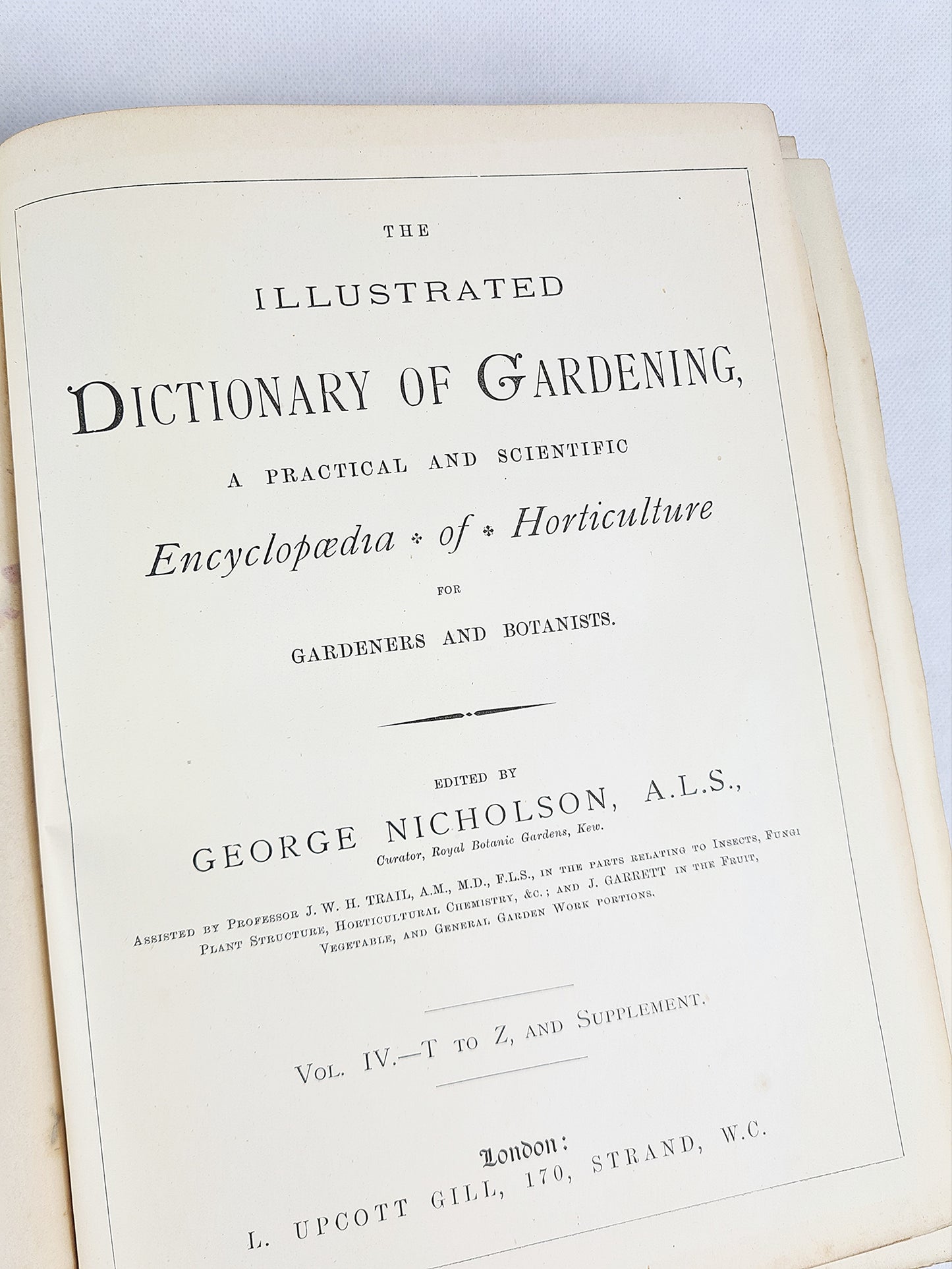 The Illustrated Dictionary of Gardening. Antique encyclopedia of Horticulture