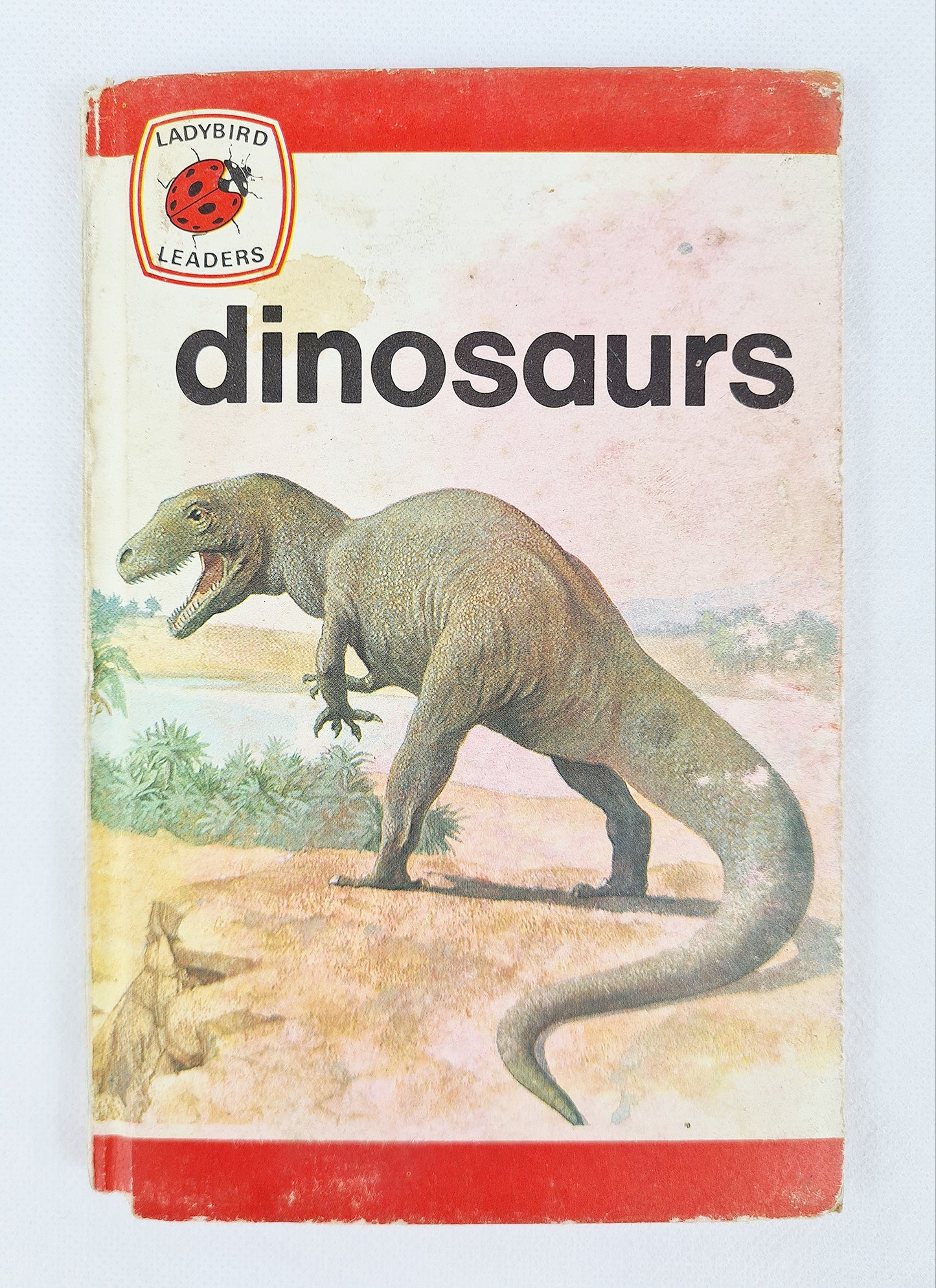 Dinosaurs, Ladybird series 737