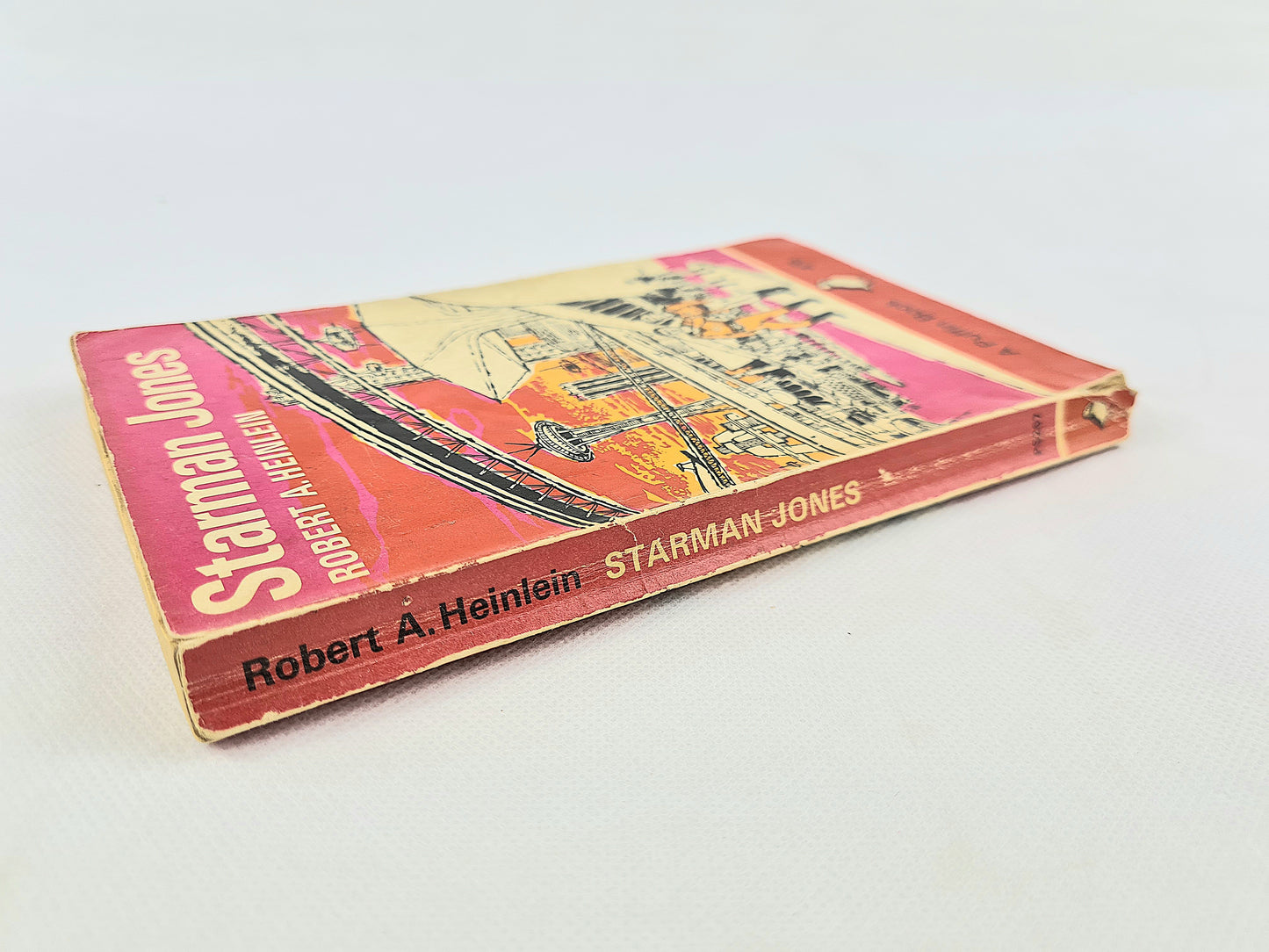 Starman Jones by Robert A. Heinlein. Vintage science fiction book. Puffin Books