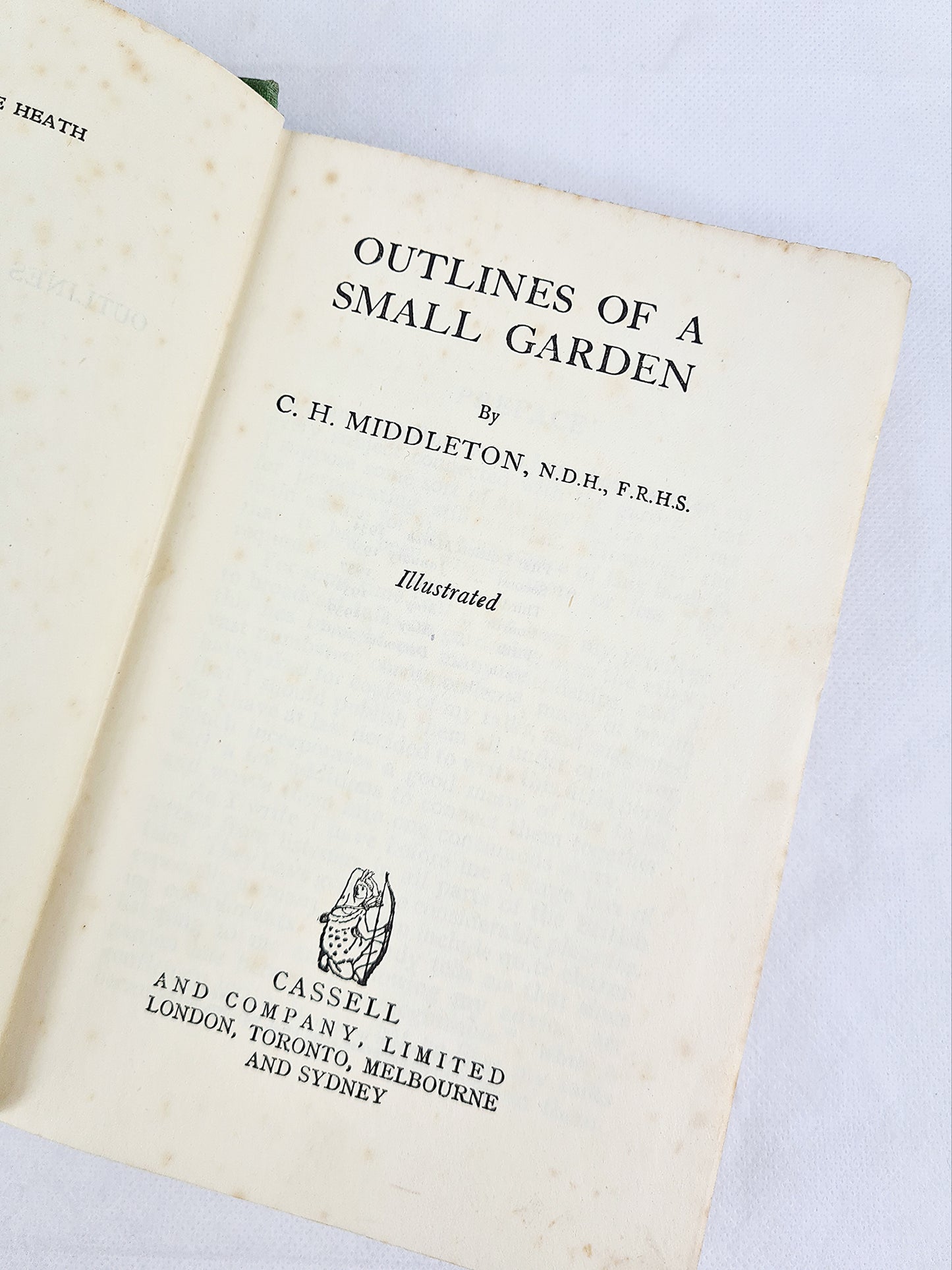 Outlines Of Small Garden, C.H Middleton N.D.H, F.R.H.S